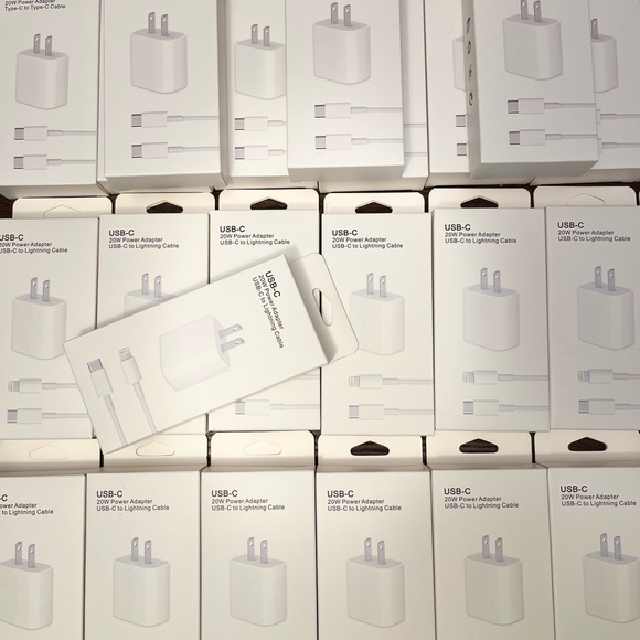 OFFER 20 IPHONE CHARGERS FOR 150$ POWER ADAPTERS WITH TYPE C AND LIGHTNING CABLE